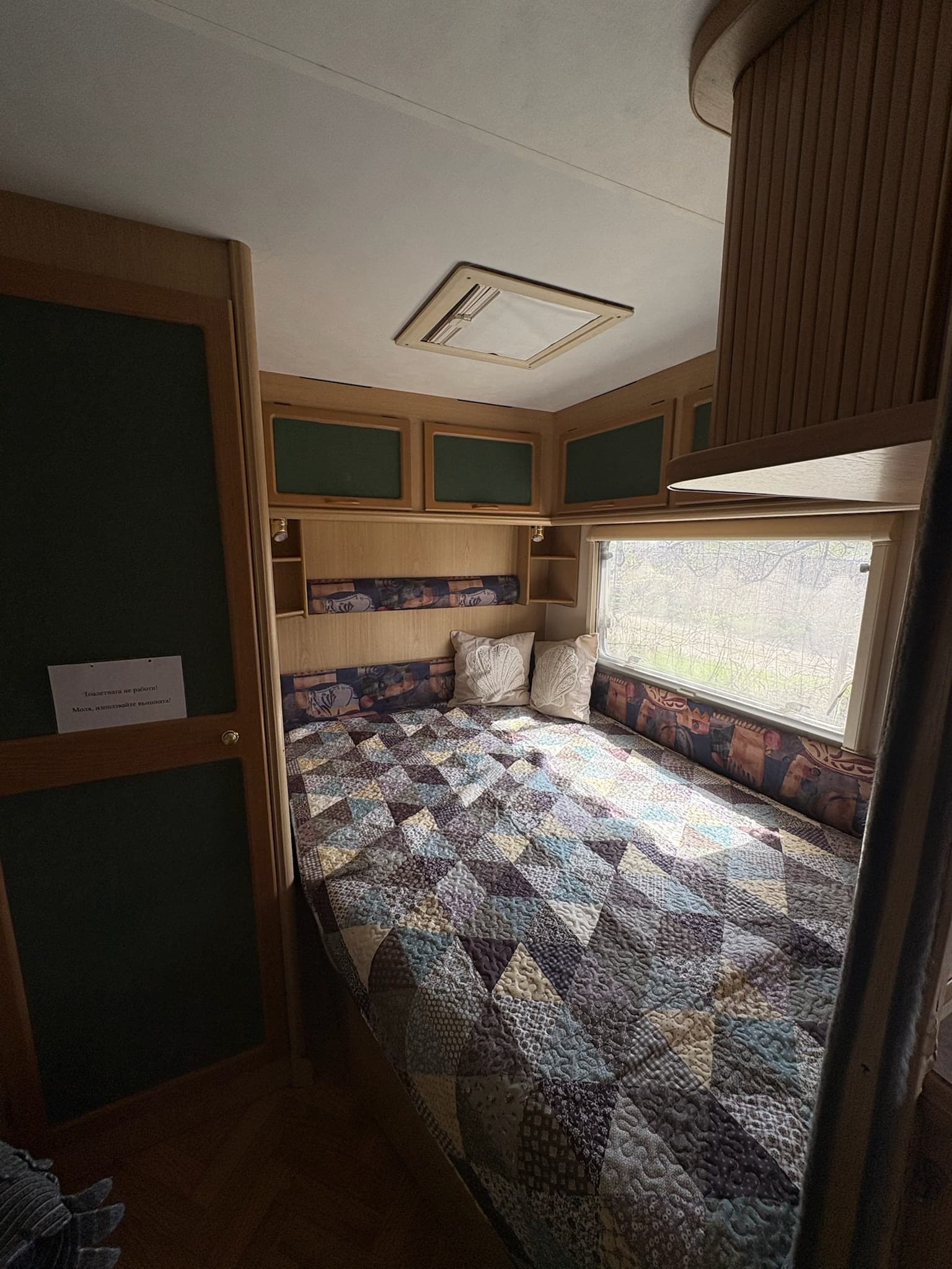 Спалнята на Elysium II — легло и спално бельо