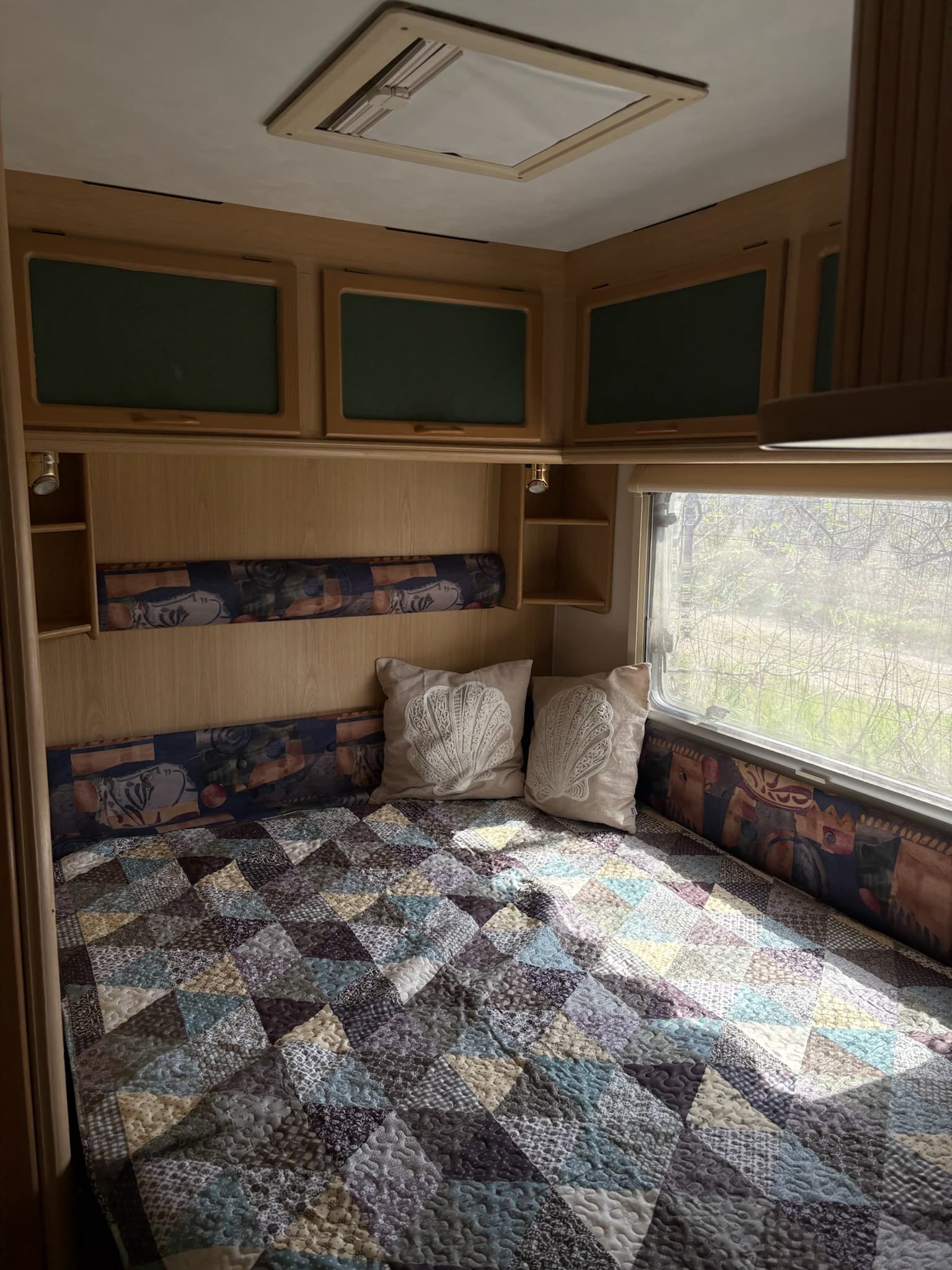 Спалнята на Elysium II — детайли и интериор